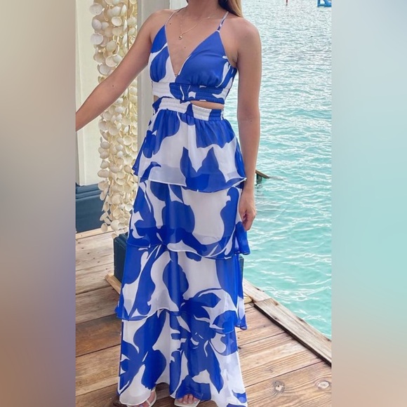 🦋Express Floral Tiered Twist Back Floral Maxi Dress Size XXS - Picture 8 of 8